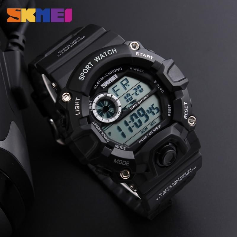 SKMEI 1019 – Reloj Digital Militar con LED para Hombre - en la muñeca