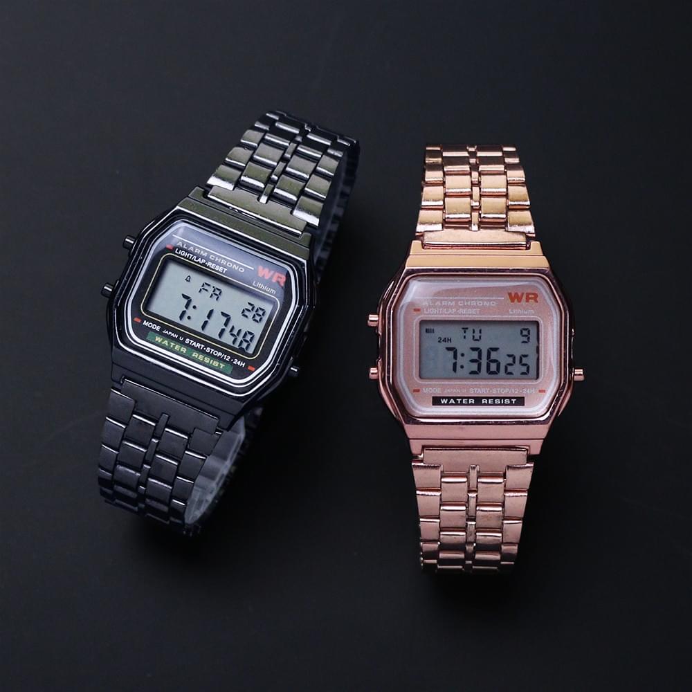 Reloj Digital Retro Unisex – Acero Inoxidable Estilo Vintage - vista frontal